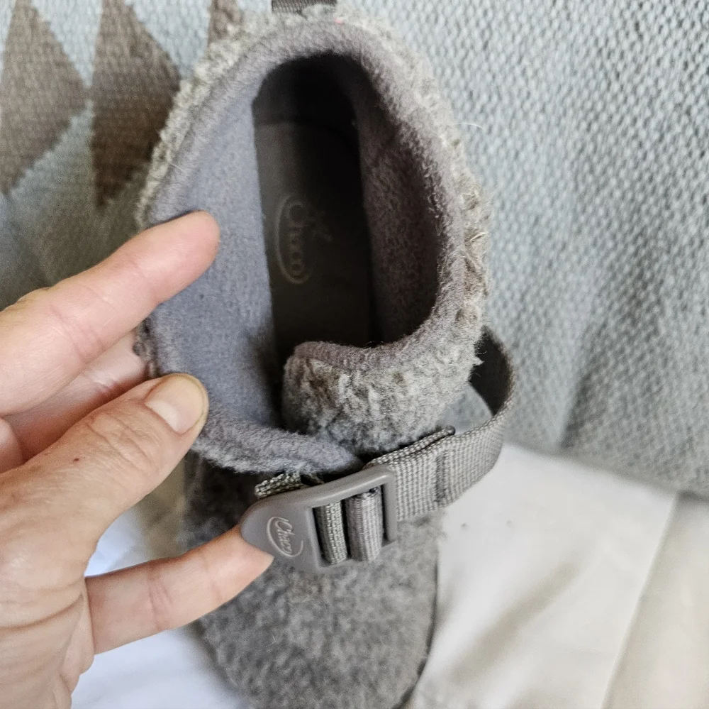 Chacos Ramble Fluff bootie. Shearling Cozy Gray Kids Sz 1. Unisex - Picture 6 of 11